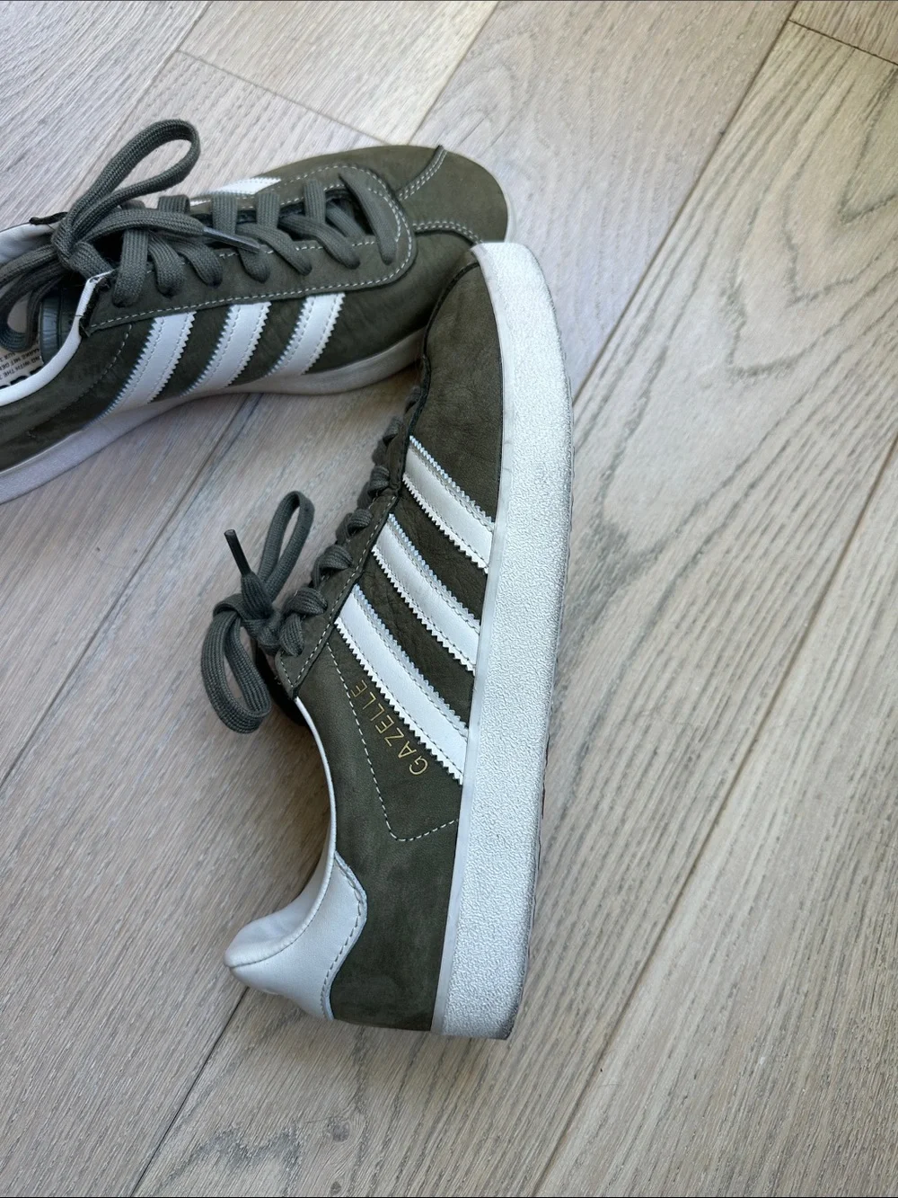 adidas Gazelle’s Olive Green and Cream - Picture 2 of 7
